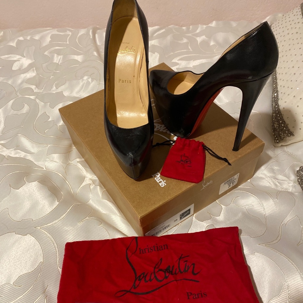 CHRISTIAN LOUBOUTIN Black Daffodile 160 KID Sz 39